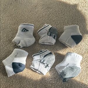 Toddler Ankle Socks Set in White and Gray